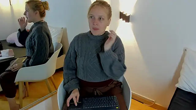 EmilySumer online show from 02.22.26