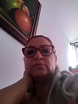 Snapshot of gisela27 chatting on 12.15.24 gisela27 online show from 12.15.24