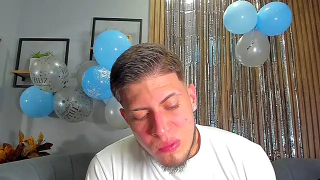 SebastianMaximoff online show from 12.17.25