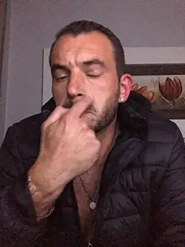 Snapshot of Ricardo_Gaucho36 chatting on 10.31.25 Ricardo Gaucho36 online show from 10.31.25