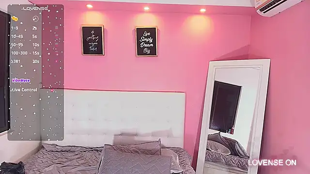 hornyhousekeeper  online show from 12.18.24