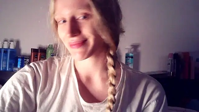 Snapshot of VeronicaJoyful chatting on 02.22.25 VeronicaJoyful online show from 02.22.25