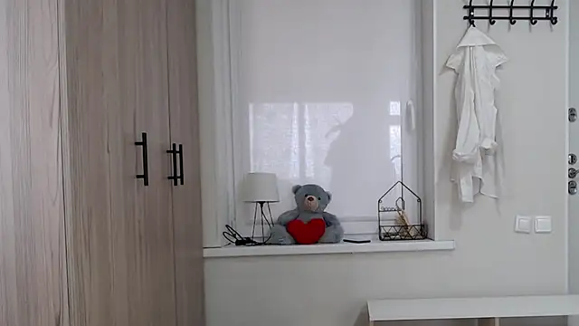 increible della online show from 10.21.25