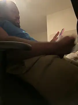 Snapshot of waakenda chatting on 10.18.25 waakenda online show from 10.18.25