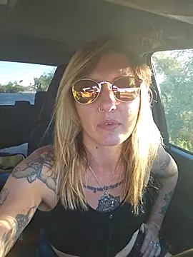 SheIsSomething online show from 12.01.25