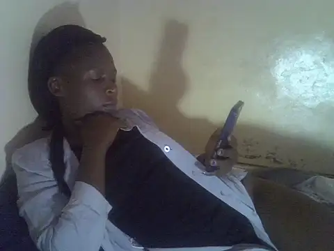 Snapshot of cute-shamza chatting on 06.25.26 cute-shamza online show from 06.25.26
