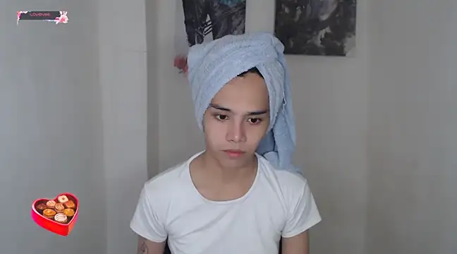 Snapshot of shecutie69 chatting on 12.18.24 shecutie69 online show from 12.18.24