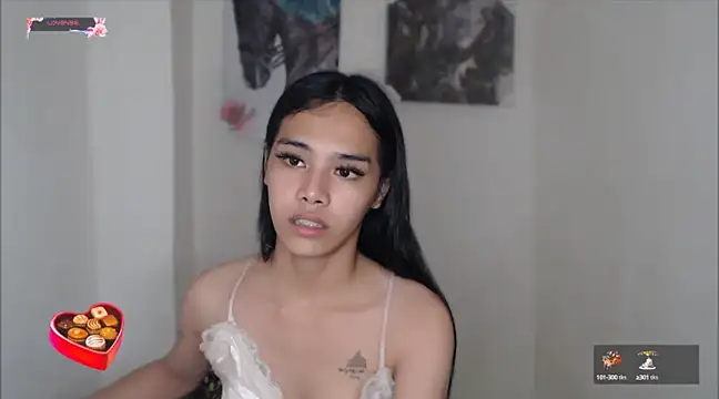 Snapshot of shecutie69 chatting on 12.19.24 shecutie69 online show from 12.19.24