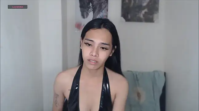 Snapshot of shecutie69 chatting on 12.22.24 shecutie69 online show from 12.22.24