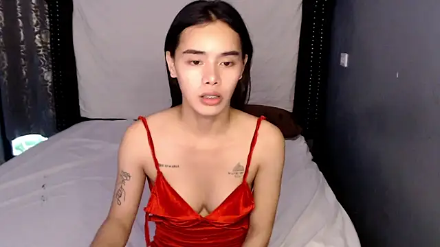 Snapshot of shecutie69 chatting on 10.05.25 shecutie69 online show from 10.05.25