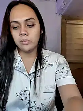 Snapshot of _MissKhimberlyXxx_ chatting on 10.25.25 MissKhimberlyXxx online show from 10.25.25