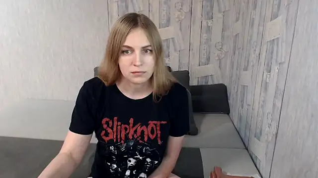 Pilly green  online show from 12.15.24