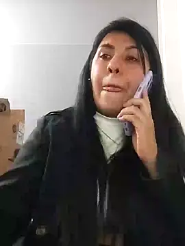 Snapshot of aisha_latina chatting on 12.03.24 aisha latina online show from 12.03.24