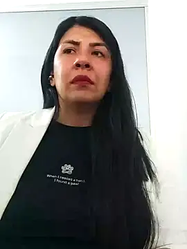 Snapshot of aisha_latina chatting on 12.04.24 aisha latina online show from 12.04.24