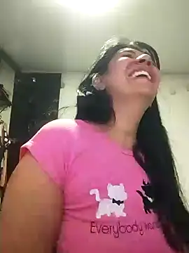 Snapshot of aisha_latina chatting on 12.06.24 aisha latina online show from 12.06.24
