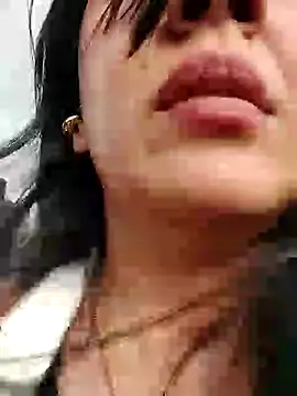 Snapshot of aisha_latina chatting on 12.11.24 aisha latina online show from 12.11.24