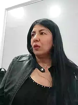 Snapshot of aisha_latina chatting on 01.23.25 aisha latina online show from 01.23.25