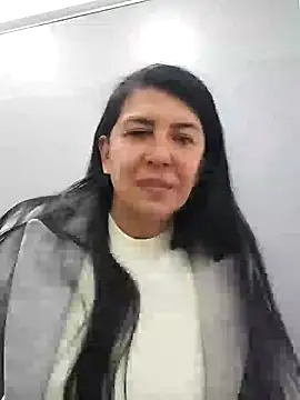 Snapshot of aisha_latina chatting on 01.24.25 aisha latina online show from 01.24.25