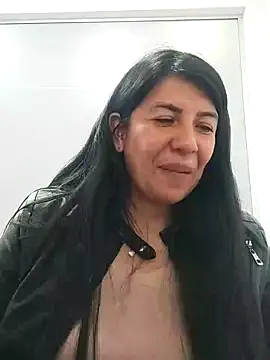 Snapshot of aisha_latina chatting on 01.27.25 aisha latina online show from 01.27.25