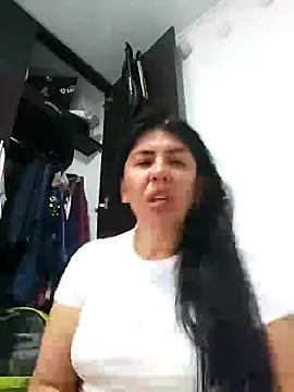 Snapshot of aisha_latina chatting on 02.06.25 aisha latina online show from 02.06.25