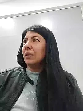 Snapshot of aisha_latina chatting on 02.18.25 aisha latina online show from 02.18.25