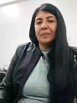 Snapshot of aisha_latina chatting on 02.18.25 aisha latina online show from 02.18.25