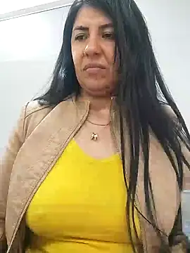 Snapshot of aisha_latina chatting on 02.19.25 aisha latina online show from 02.19.25