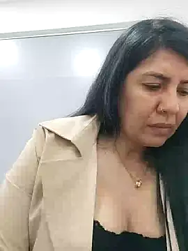 Snapshot of aisha_latina chatting on 02.24.25 aisha latina online show from 02.24.25