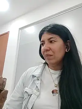 Snapshot of aisha_latina chatting on 02.28.25 aisha latina online show from 02.28.25