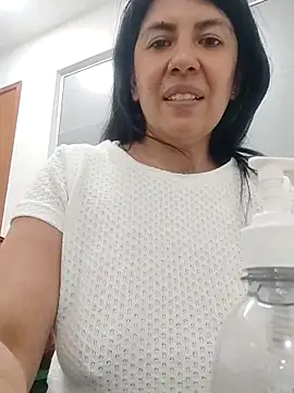 Snapshot of aisha_latina chatting on 03.06.25 aisha latina online show from 03.06.25
