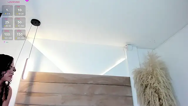 ValerieDiaz  online show from 12.13.24