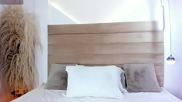 ValerieDiaz  online show from 01.30.25