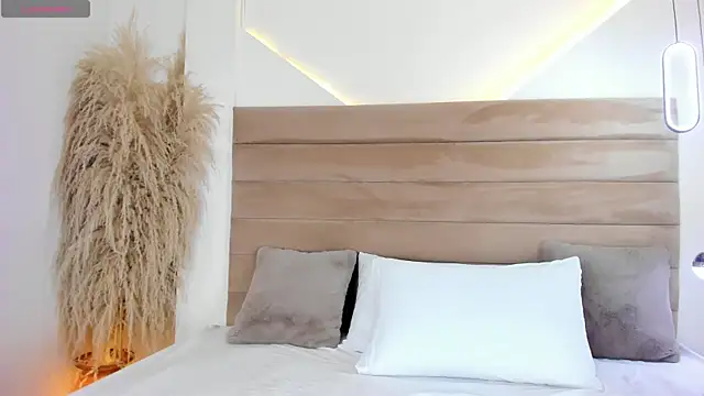 ValerieDiaz  online show from 09.15.25