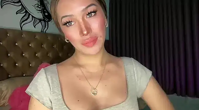 Snapshot of Jasmine_Elcock chatting on 12.19.24 Jasmine Elcock online show from 12.19.24