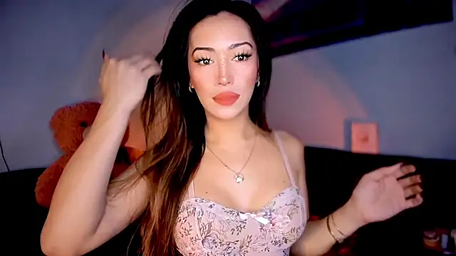 Snapshot of Jasmine_Elcock chatting on 12.17.25 Jasmine Elcock online show from 12.17.25