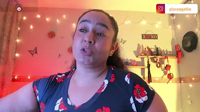 Snapshot of agathaxxx-69 chatting on 03.22.25 agathaxxx-69 online show from 03.22.25