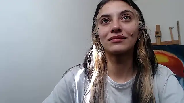 Snapshot of mariecam420 chatting on 12.06.24 mariecam420 online show from 12.06.24