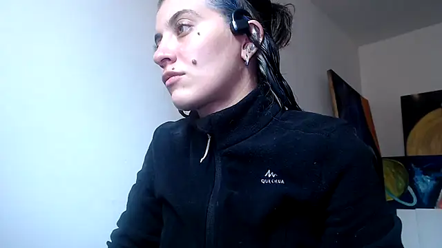 Snapshot of mariecam420 chatting on 12.18.24 mariecam420 online show from 12.18.24