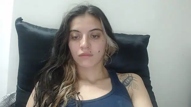 Snapshot of mariecam420 chatting on 01.26.25 mariecam420 online show from 01.26.25