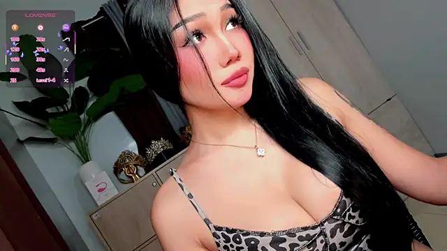 Icon1c LiLy online show from 05.17.26