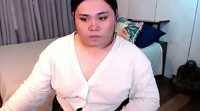 Snapshot of mysticofcum chatting on 12.22.24 mysticofcum online show from 12.22.24