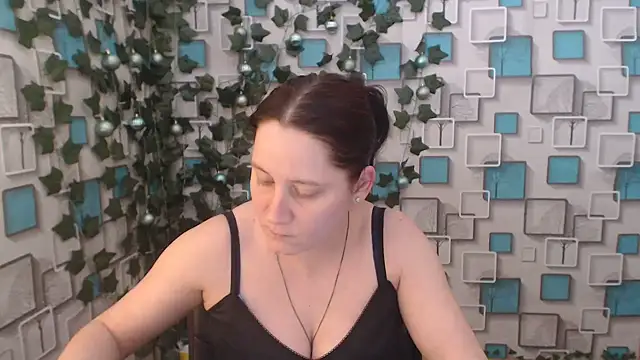 JosieJun  online show from 01.19.25