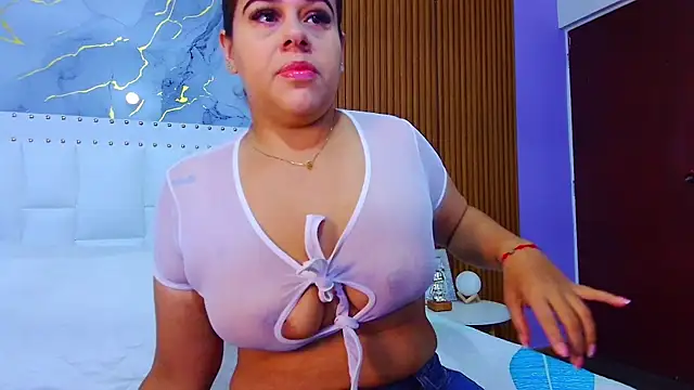 Snapshot of IrresistibleMilf chatting on 01.27.25 IrresistibleMilf online show from 01.27.25