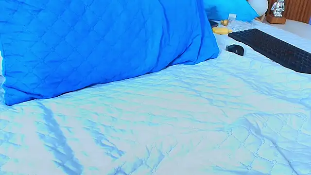 Snapshot of IrresistibleMilf chatting on 02.28.25 IrresistibleMilf online show from 02.28.25