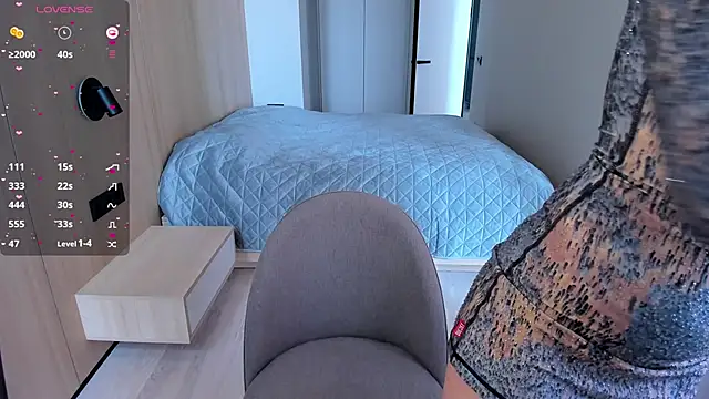 Aquilaris  online show from 03.22.25