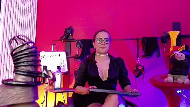 MistressSlut1 online show from 07.06.26