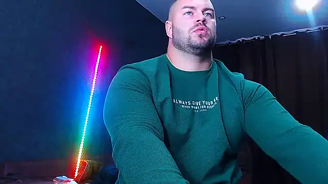 Snapshot of muscularjohnforuX chatting on 10.03.25 muscularjohnforuX online show from 10.03.25