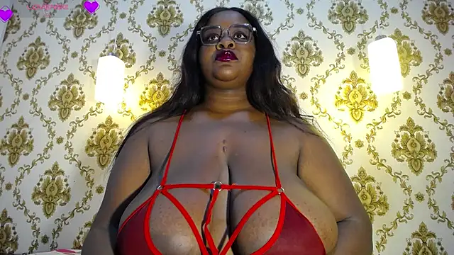 Snapshot of KARATIBBY_COX chatting on 10.18.25 KARATIBBY COX online show from 10.18.25