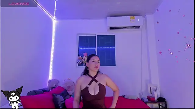 MollyG18 online show from 02.27.25