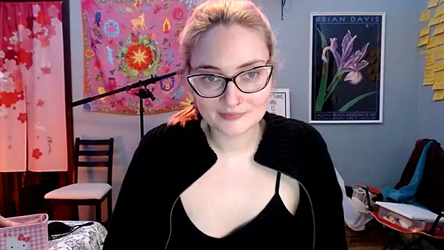 Snapshot of JenniferGwen chatting on 02.19.25 JenniferGwen online show from 02.19.25